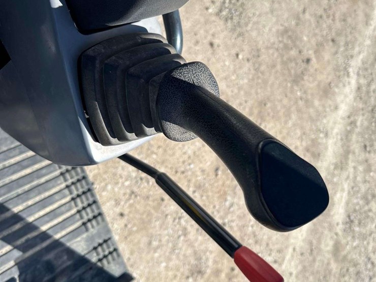 2023-kubota-u27-4-image-14