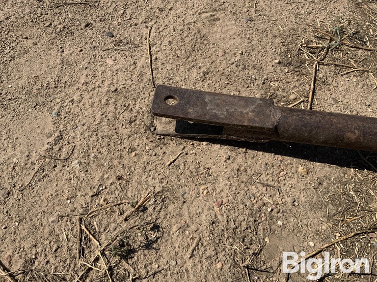 blattner-3-bale-hay-feeder-wagon-image-9