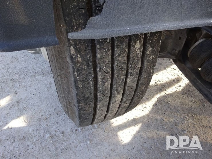 2018-freightliner-coronado-day-cab-glider-truck-(pz13985,-unit-775)-image-60