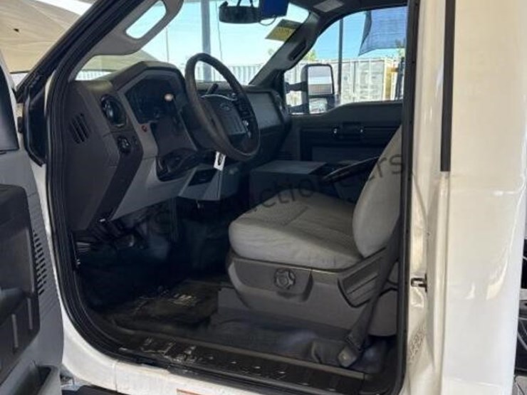 2016-ford-f550-image-23