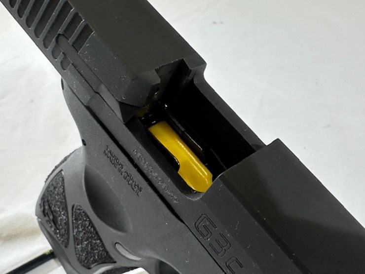 #2025-00069-•-taurus-g3c-pistol-image-32