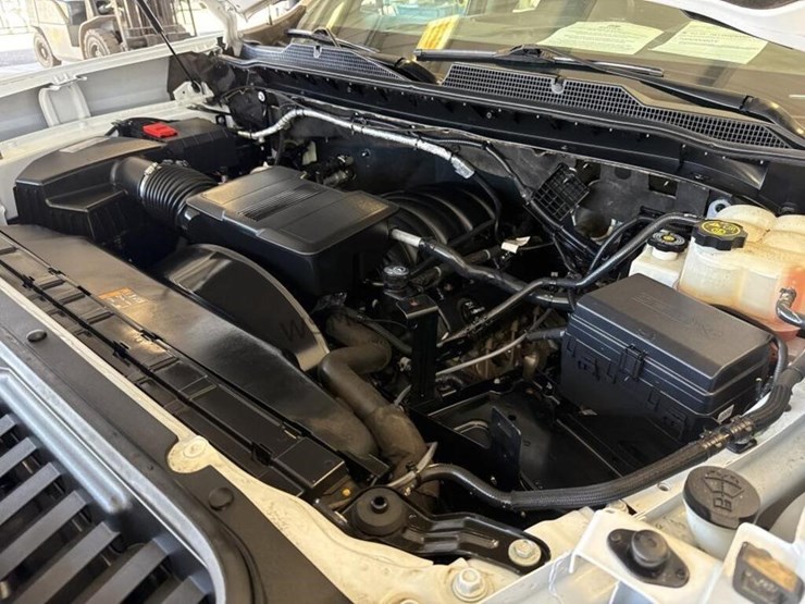 2021-chevrolet-silverado-2500hd-image-15