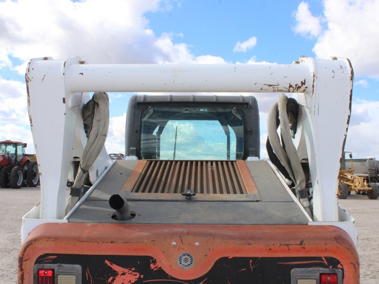 bobcat-t870-image-29
