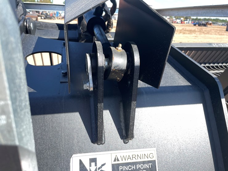 #4112-•-72"-rock-grapple-bucket-attachment-image-8