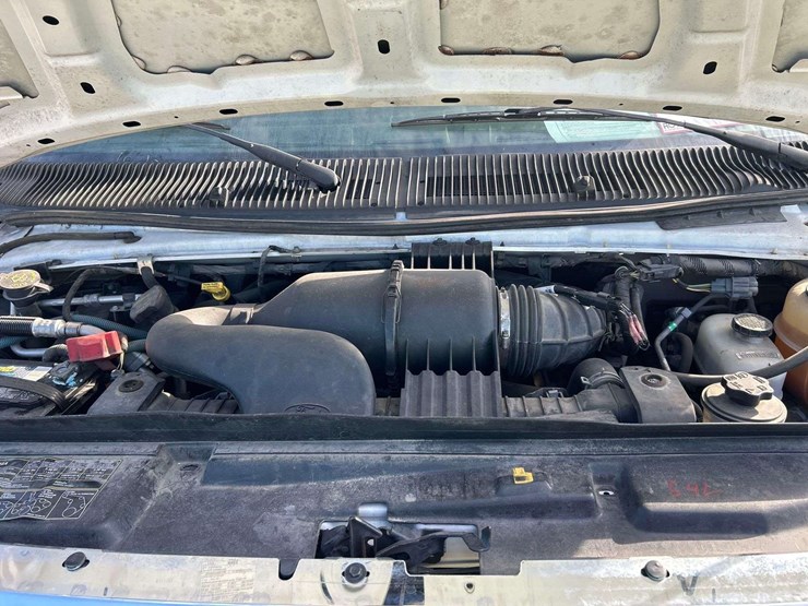 2015-ford-e350-image-8