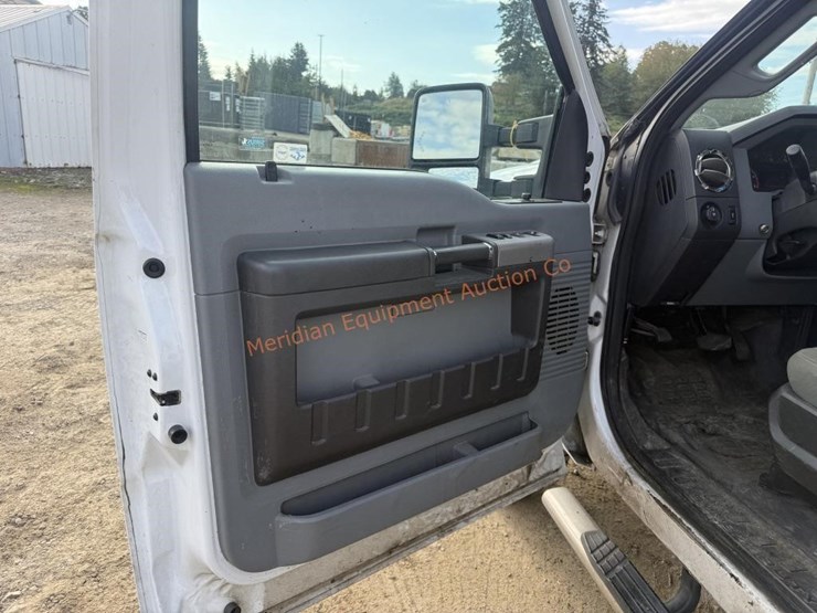 2015-ford-f350-xlt-image-45