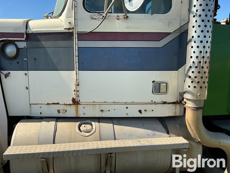 1979-john-deere-685-image-16