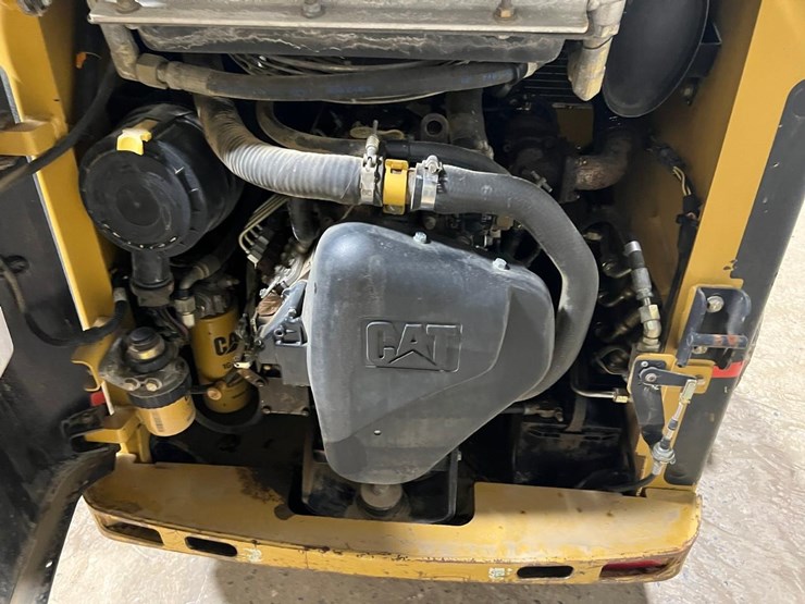 caterpillar-226-image-14