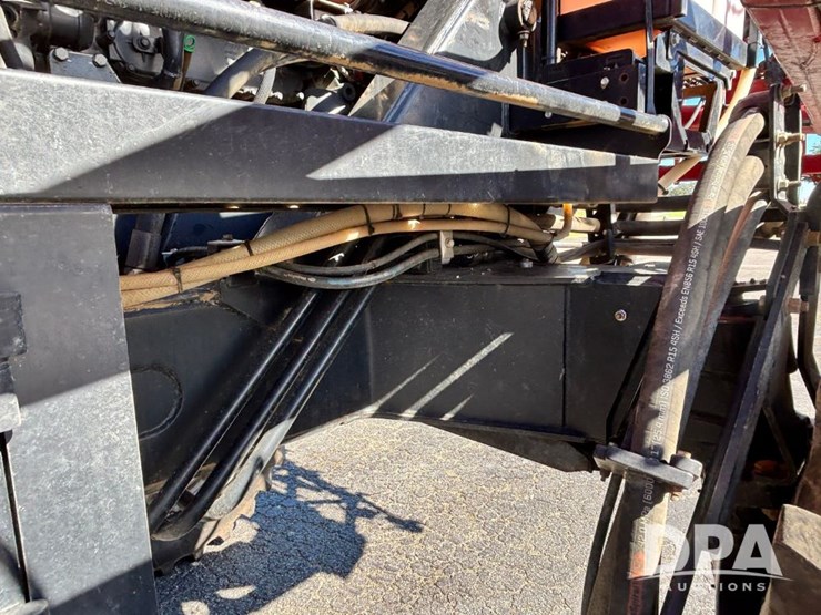 2020-case-ih-patriot-4440-image-33