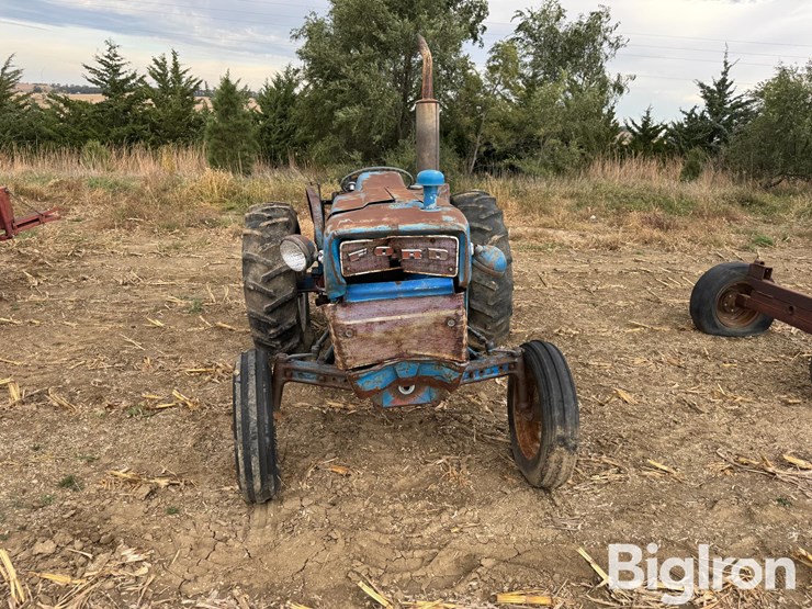 1966-ford-3000-image-2