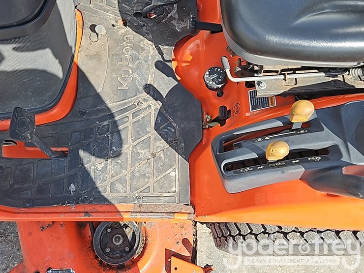 2015-kubota-bx2370-image-16