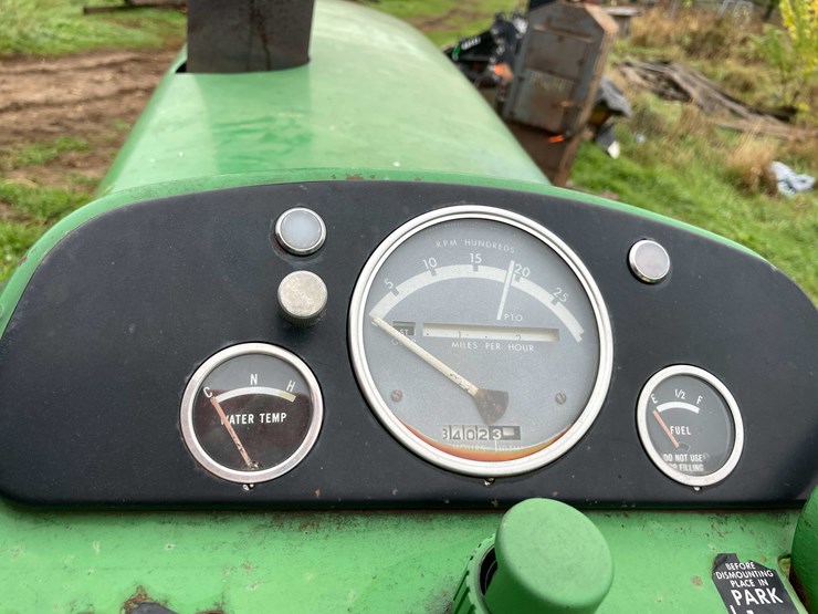john-deere-3010-image-22