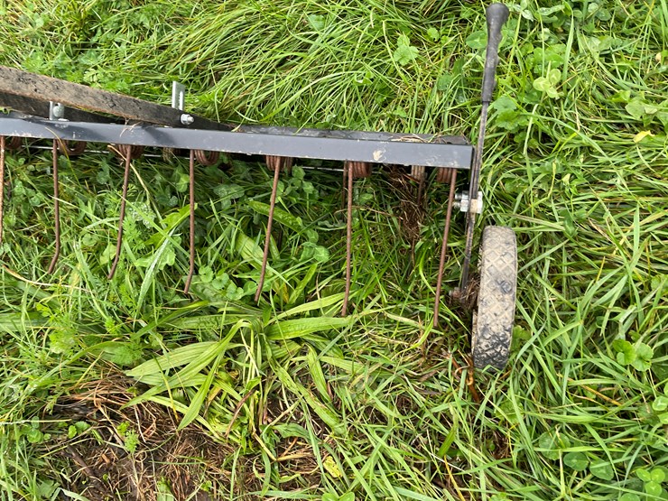#8124-•-lawn-aerator-image-9