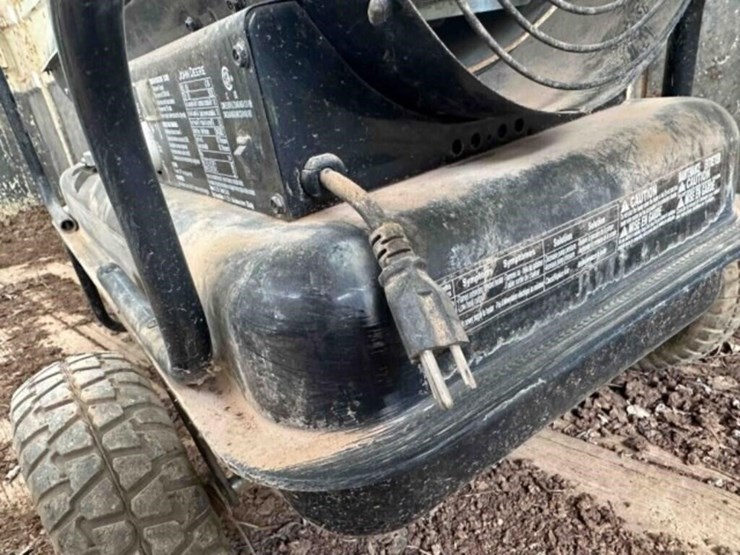 john-deere-ac-190-kerosene-heater-image-3