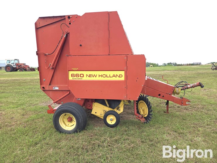 new-holland-660-image-4