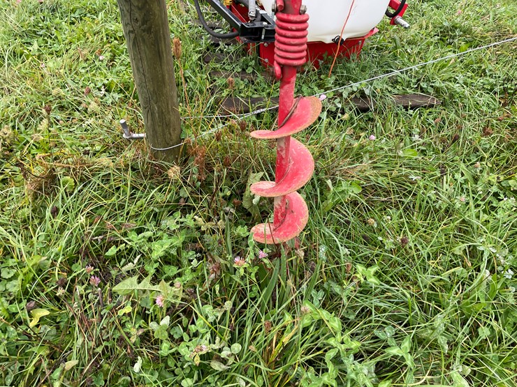 #8120-•-earthquake-e43-power-earth-auger-image-3