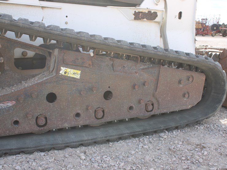 bobcat-t870-image-43