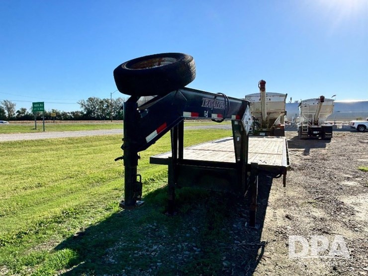 2017-travalong-gooseneck-trailer-(gp11710,-unit-126166)-image-3