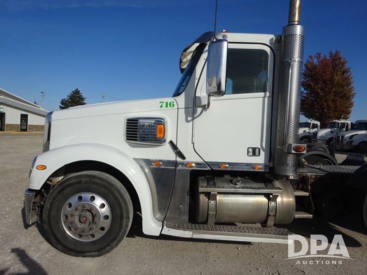 2016-freightliner-coronado-day-cab-glider-truck-(pz13983,-unit-716)-image-74