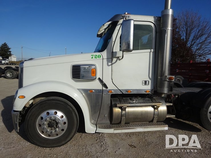 2016-freightliner-coronado-day-cab-glider-truck-(pz13982,-unit-720)-image-71