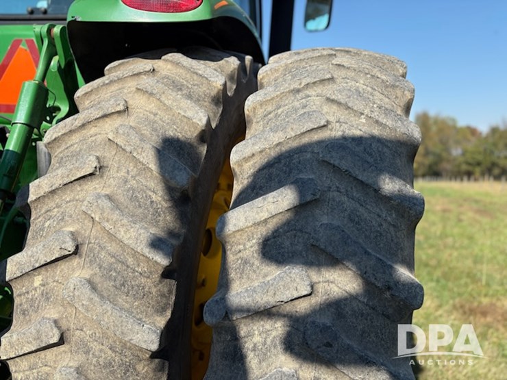 2010-john-deere-8320r-image-14