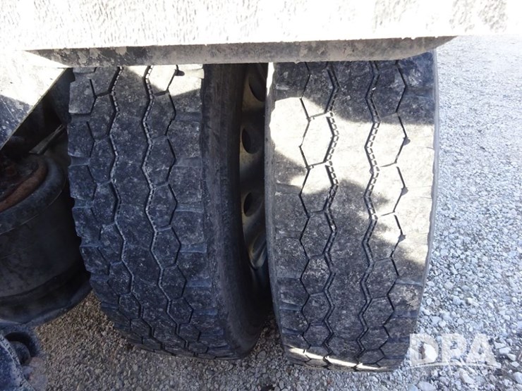 2016-freightliner-coronado-day-cab-glider-truck-(pz13982,-unit-720)-image-46