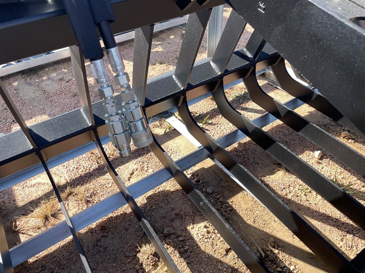 #4113-•-72"-rock-grapple-bucket-attachment-image-7