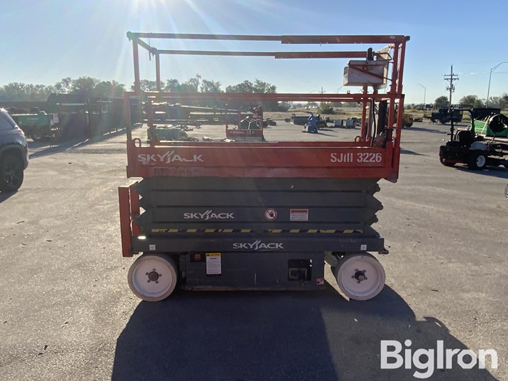 2014-skyjack-sjiii3226-image-4