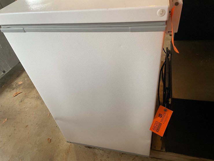 #6619-•-chest-freezer-image-2