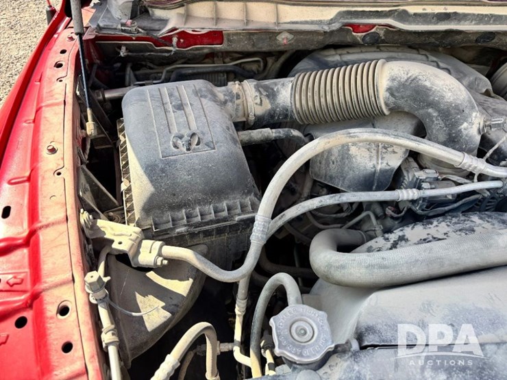 2017-ram-1500-slt-image-57