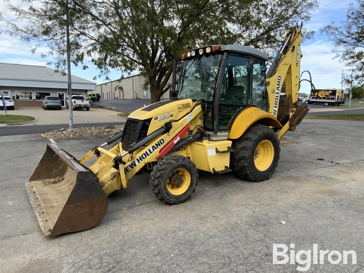 2005-new-holland-b95b-image-1