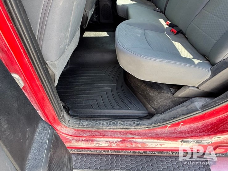 2017-ram-1500-slt-image-73