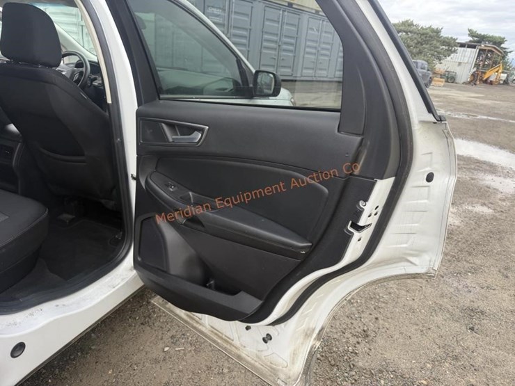 2020-ford-edge-image-23