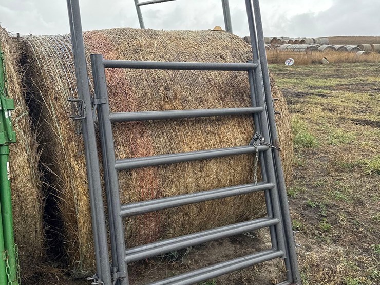 country-line-bow-gates-image-1