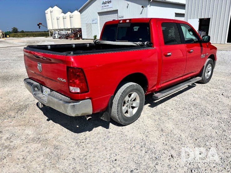 2017-ram-1500-slt-image-6