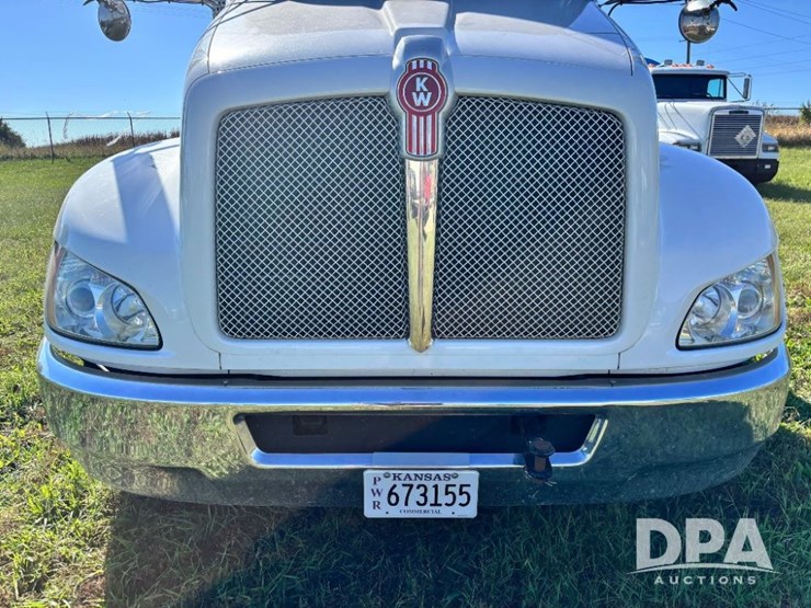 2013-kenworth-t370-image-17