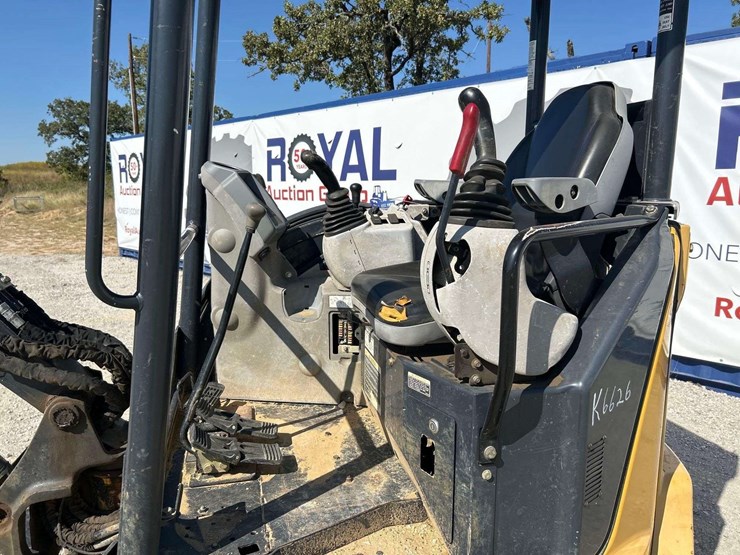 2016-deere-35g-image-9