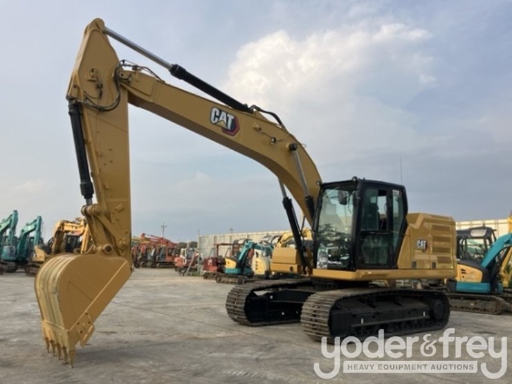 2019-caterpillar-320-image-1
