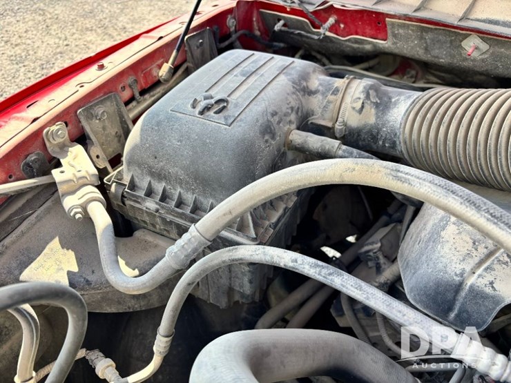 2017-ram-1500-slt-image-58