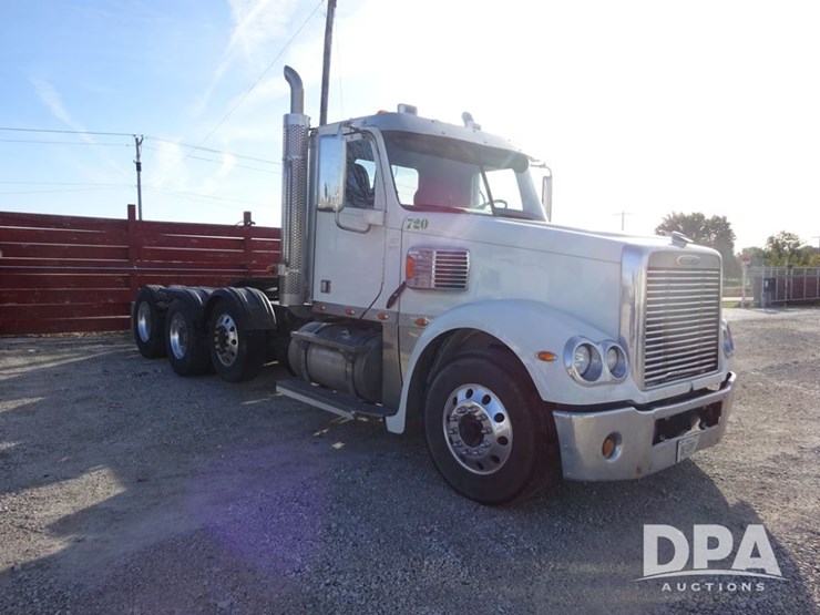 2016-freightliner-coronado-day-cab-glider-truck-(pz13982,-unit-720)-image-10