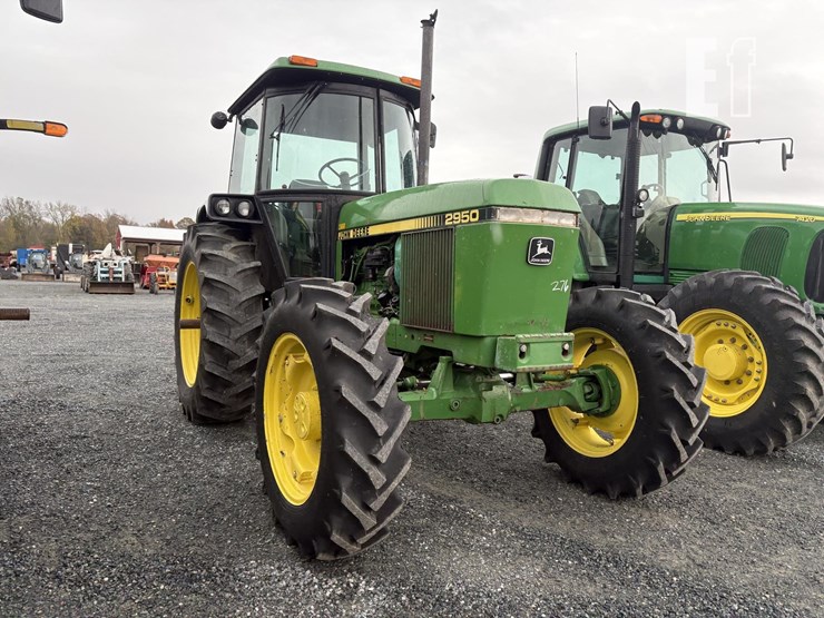 1983-john-deere-2950-image-3
