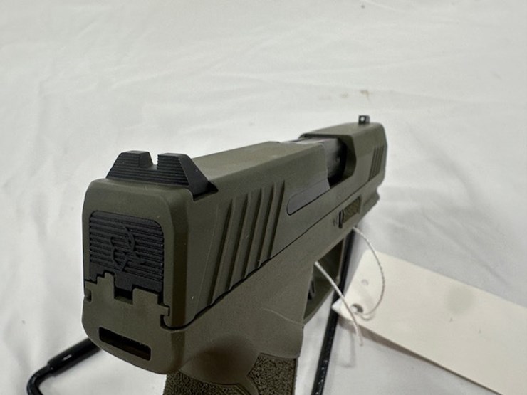 #2025-00062-•-taurus-gx4-pistol-image-30