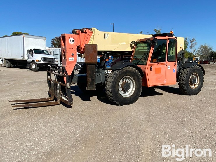 2010-jlg-g10-55a-image-1