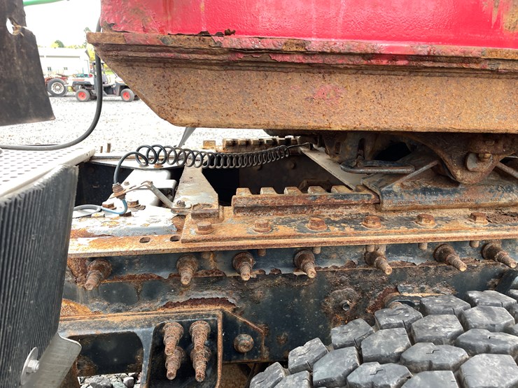 #1002-•-2021-international-semi-tractor-(has-mi-title)-image-11