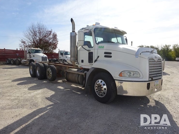 2005-mack-vision-truck-(pz13989,-unit-266)-image-9