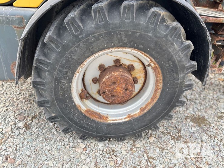 2018-gehl-750-image-29