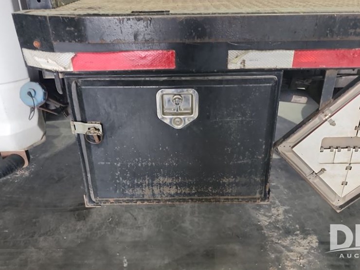 2015-dodge-ram-5500-image-21