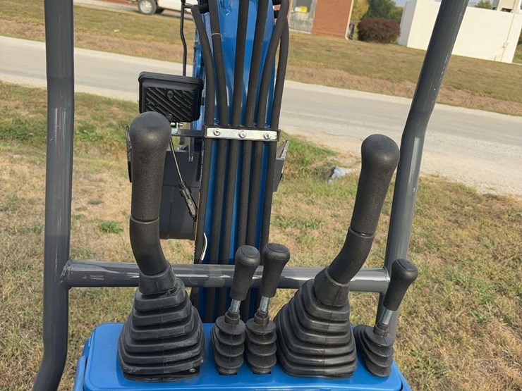 mini-excavator-mx12r-image-22