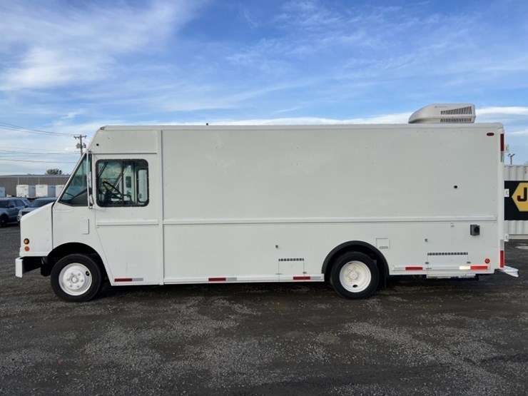 2006-freightliner-mt45-image-7