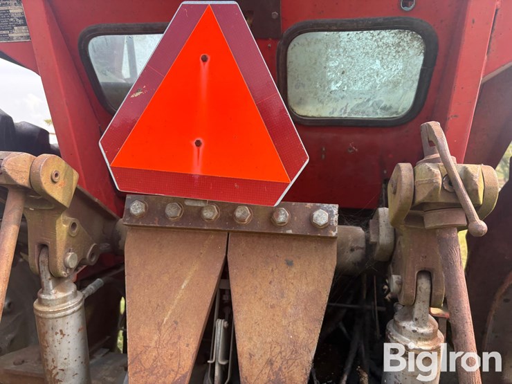 1977-massey-ferguson-1135-image-12